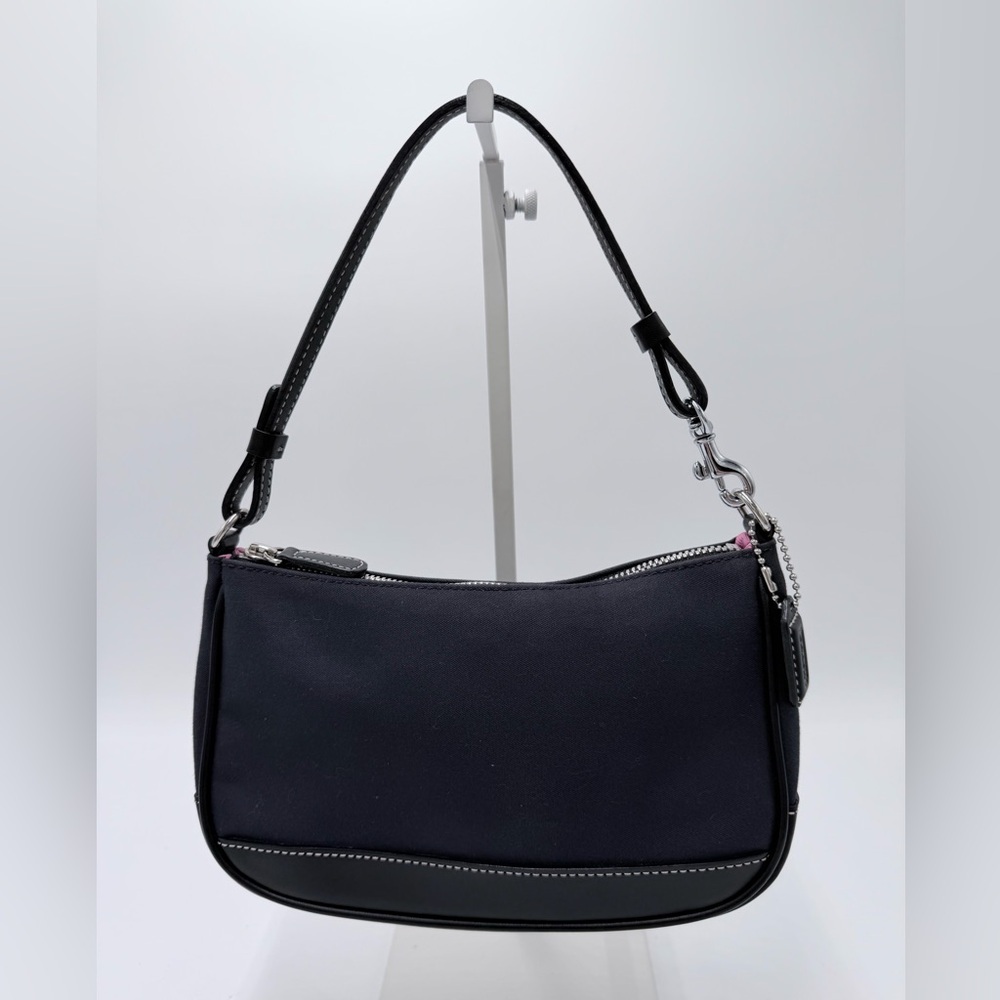 Coach Vintage Black Signature Canvas Shoulder Bag Y2K Pink Interior Style 7769
